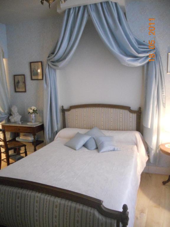 Les Drapiers De Villenouvelle Montauban Room photo