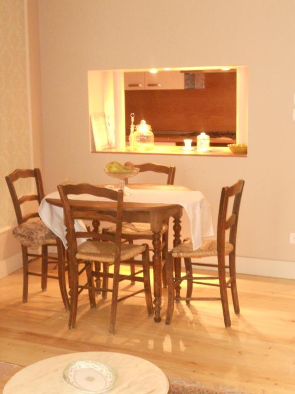Les Drapiers De Villenouvelle Montauban Room photo