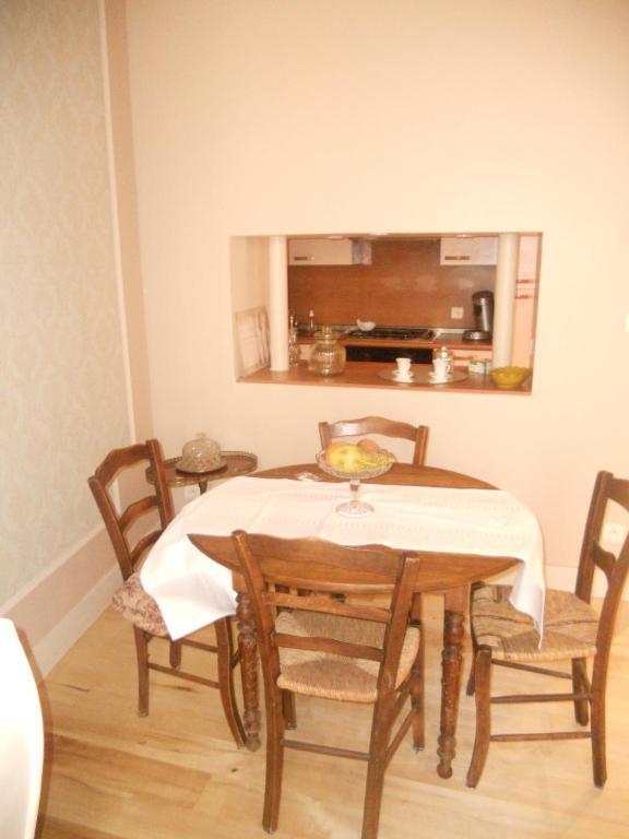 Les Drapiers De Villenouvelle Montauban Room photo